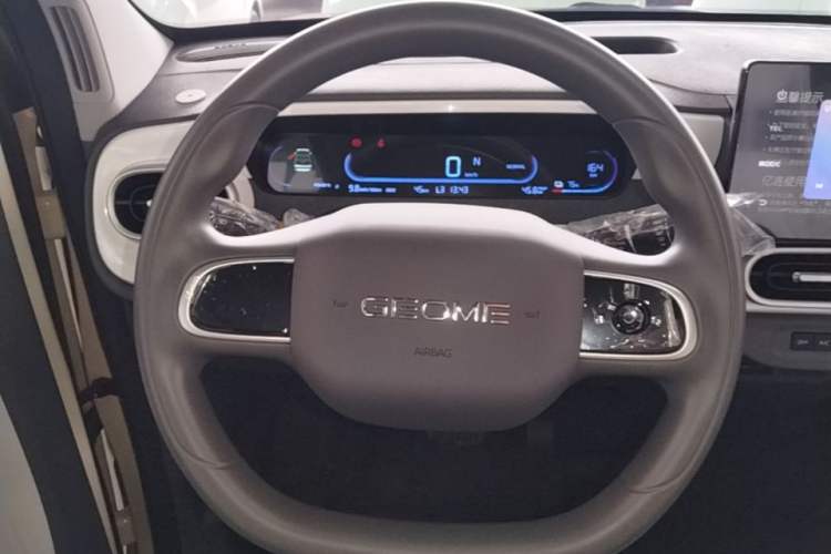 Used Geely Galaxy Panda 2025 210 km – Yuanqi Bear Steering Wheel