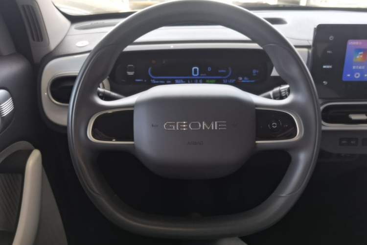 Used Geely Galaxy Panda 2025 210 km – Yuanqi Bear Steering Wheel