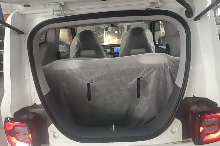 Used Geely Galaxy Panda 2025 210 km – Yuanqi Bear Trunk