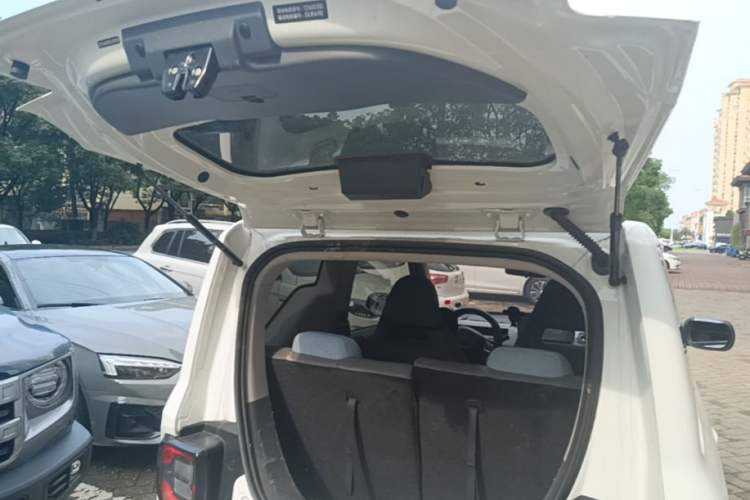Used Geely Galaxy Panda 2025 210 km – Yuanqi Bear Trunk