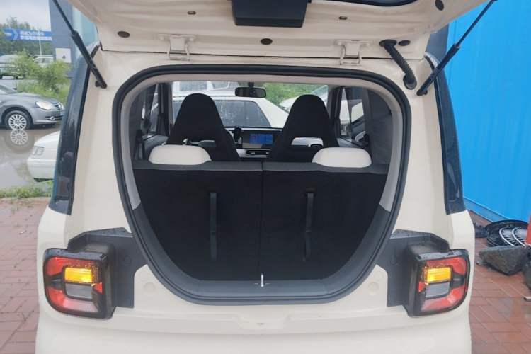 Used Geely Galaxy Panda 2025 210 km – Yuanqi Bear Trunk