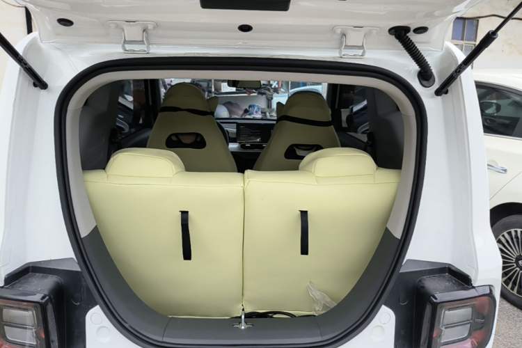 Used Geely Galaxy Panda 2025 210 km – Yuanqi Bear Trunk
