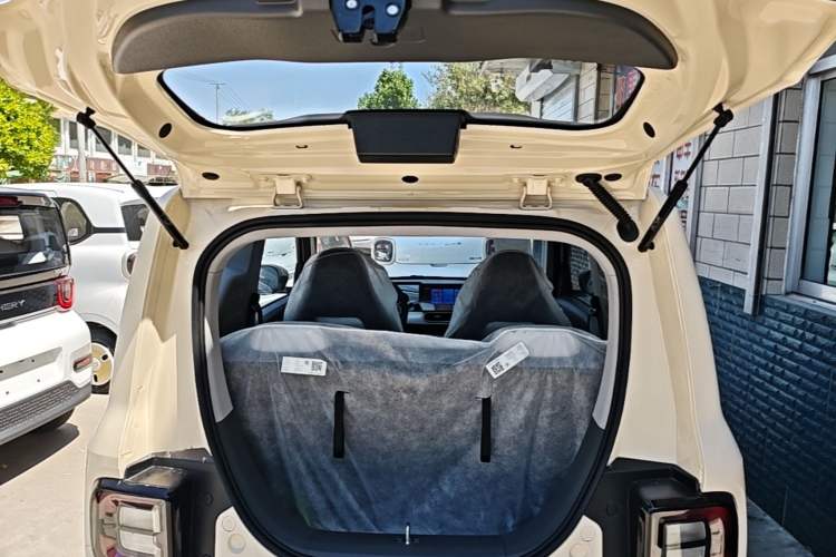 Used Geely Galaxy Panda 2025 210 km – Yuanqi Bear Trunk