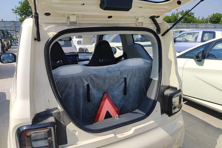 Used Geely Galaxy Panda 2025 210 km – Yuanqi Bear Trunk