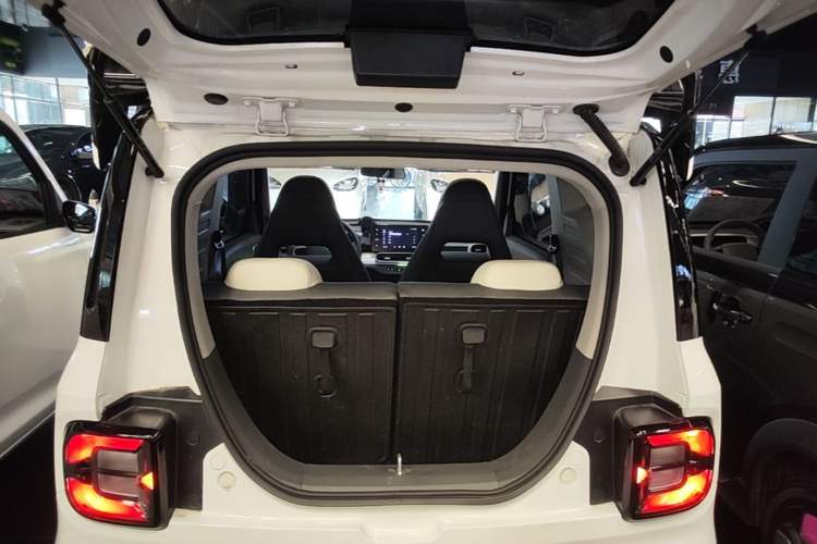 Used Geely Galaxy Panda 2025 210km Panda Kart Trunk