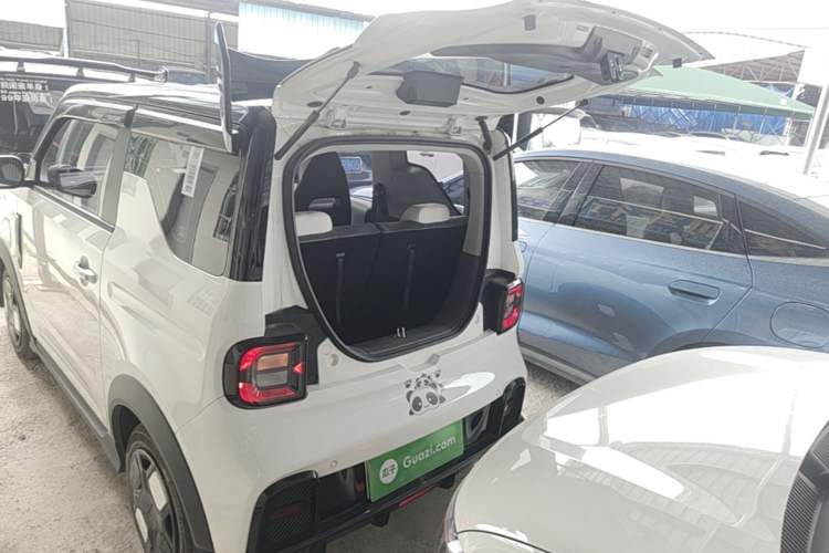 Used Geely Galaxy Panda 2025 210km Panda Kart Trunk