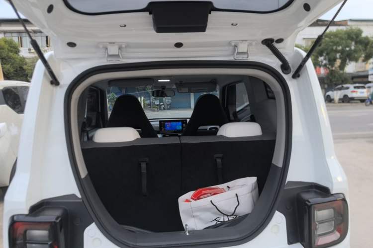 Used Geely Galaxy Panda 2025 210 km – Yuanqi Bear Trunk