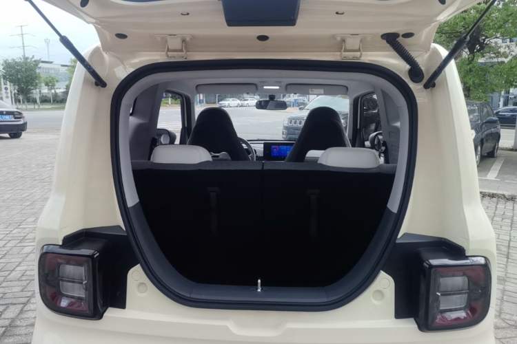 Used Geely Galaxy Panda 2025 210 km – Yuanqi Bear Trunk