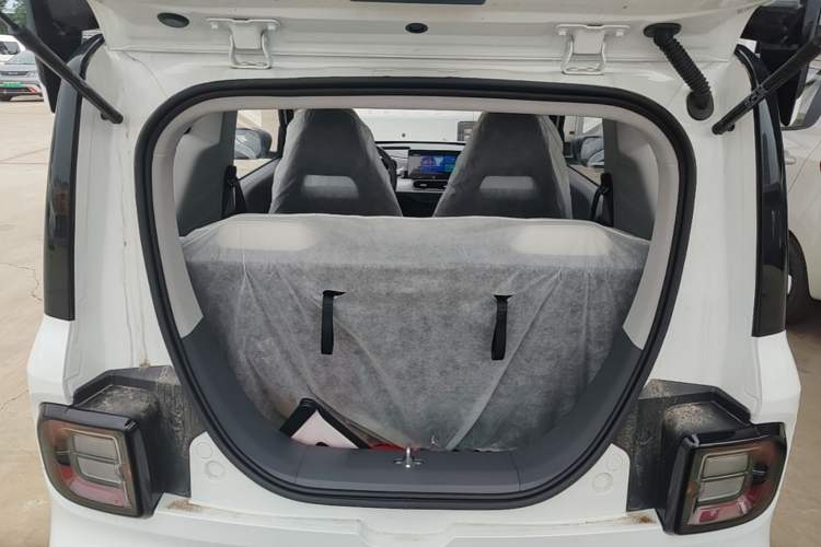 Used Geely Galaxy Panda 2025 210km Panda Kart Trunk