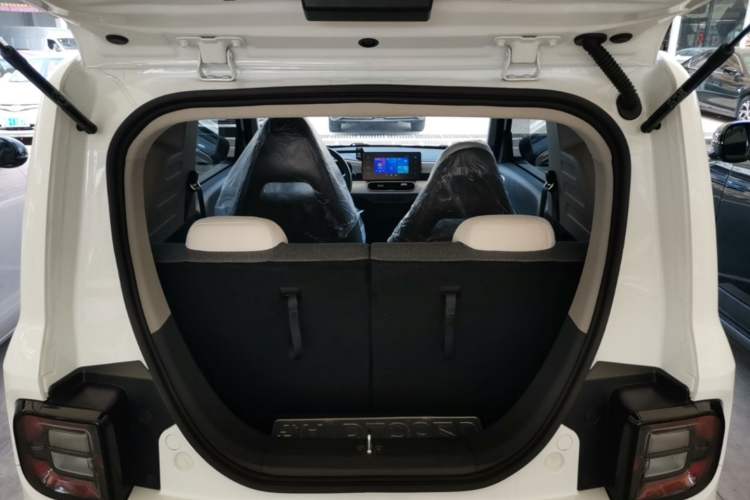 Used Geely Galaxy Panda 2025 210 km – Yuanqi Bear Trunk