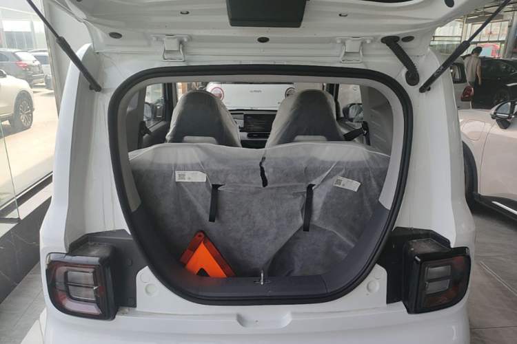 Used Geely Galaxy Panda 2025 210 km – Yuanqi Bear Trunk