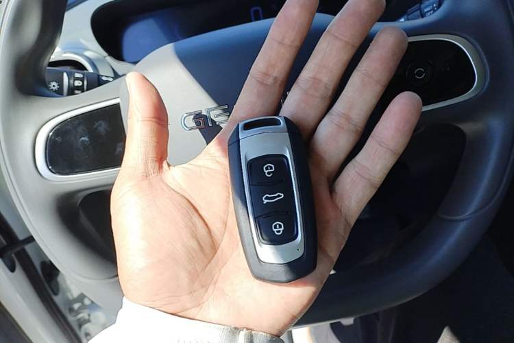 Used Geely Galaxy Panda 2025 210km Panda Rider Vehicle Key