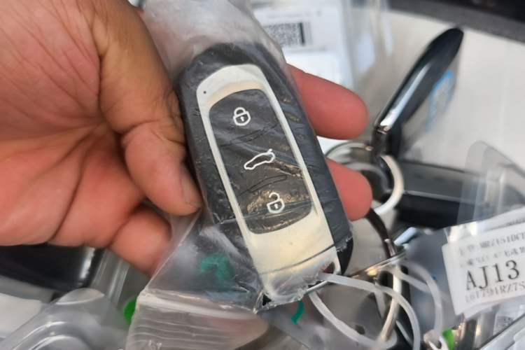 Used Geely Galaxy Panda 2025 210 km – Yuanqi Bear Vehicle Key