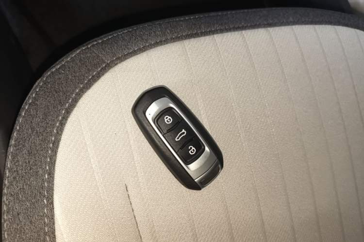 Used Geely Galaxy Panda 2025 210 km – Yuanqi Bear Vehicle Key