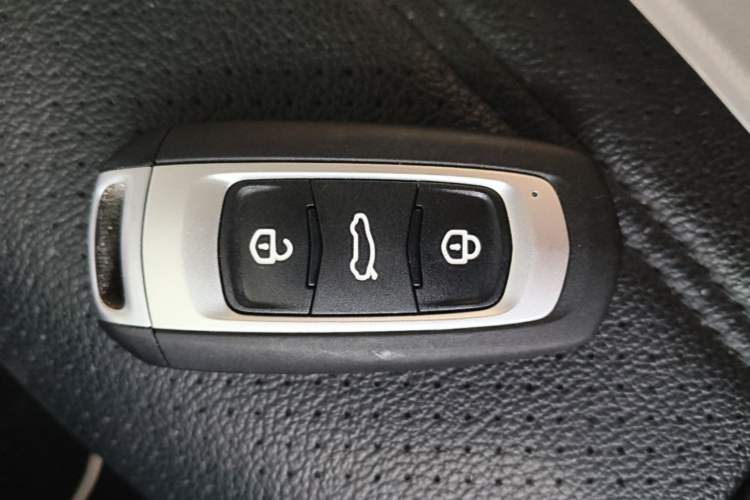 Used Geely Galaxy Panda 2025 210 km – Yuanqi Bear Vehicle Key