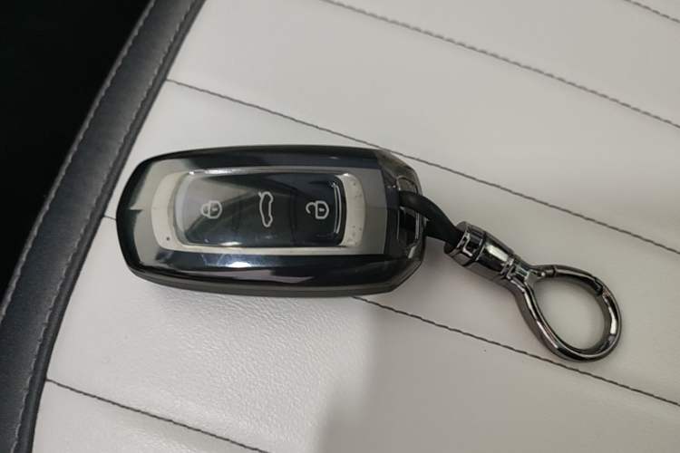 Used Geely Galaxy Panda 2025 210km Panda Rider Vehicle Key