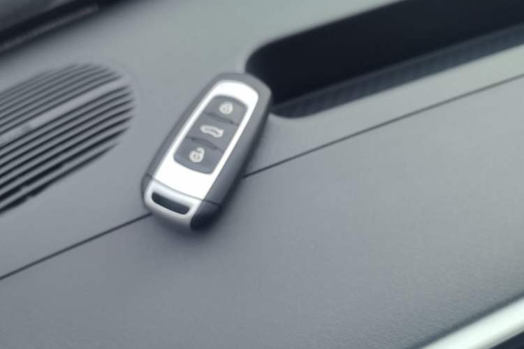 Used Geely Galaxy Panda 2025 210 km – Yuanqi Bear Vehicle Key