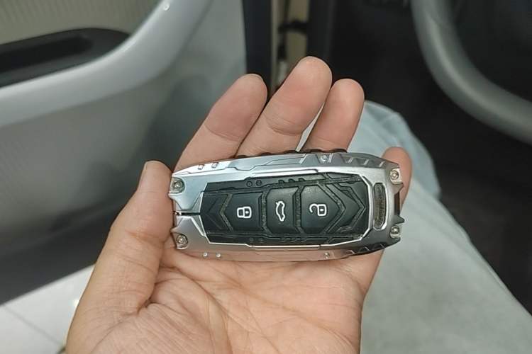 Used Geely Galaxy Panda 2025 210 km – Yuanqi Bear Vehicle Key