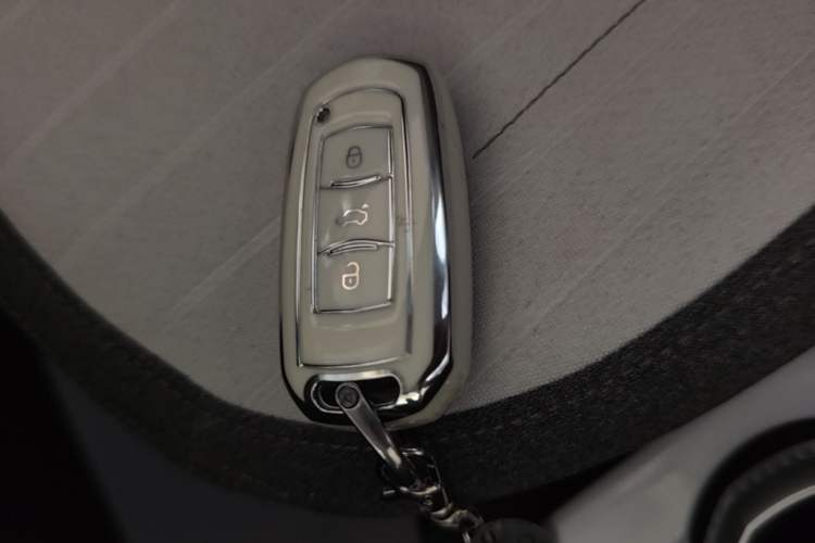 Used Geely Galaxy Panda 2025 210 km – Yuanqi Bear Vehicle Key