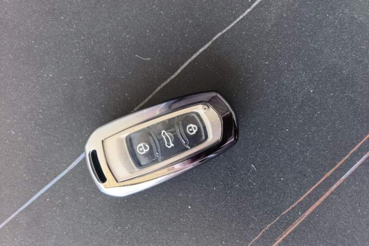Used Geely Galaxy Panda 2025 210 km – Yuanqi Bear Vehicle Key