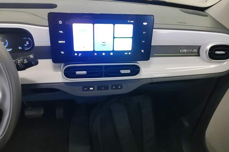 Used Geely Galaxy Panda 2025 210km Panda Kart Audio And AC Panel