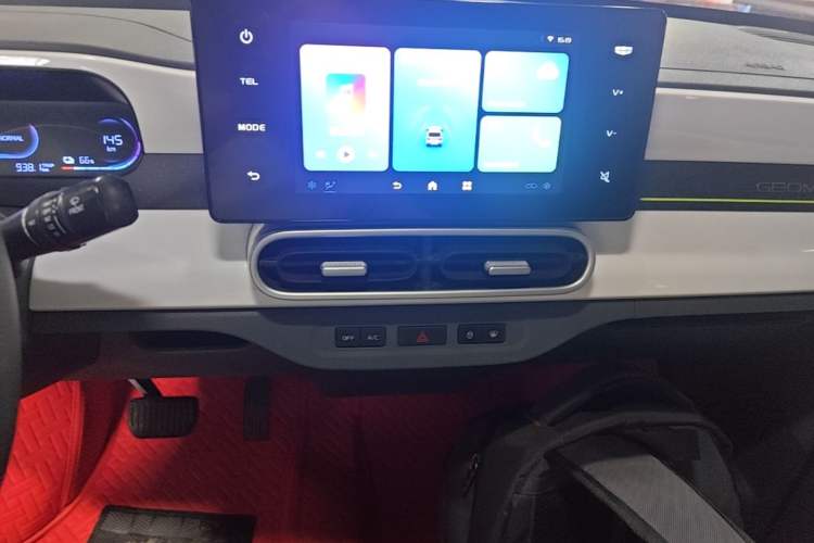 Used Geely Galaxy Panda 2025 210 km – Yuanqi Bear Audio And AC Panel