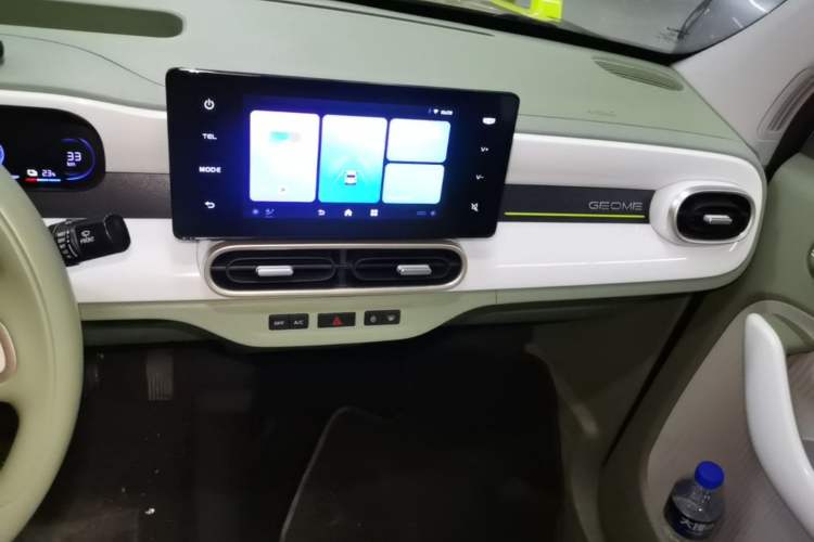 Used Geely Galaxy Panda 2025 210km Panda Rider Audio And AC Panel