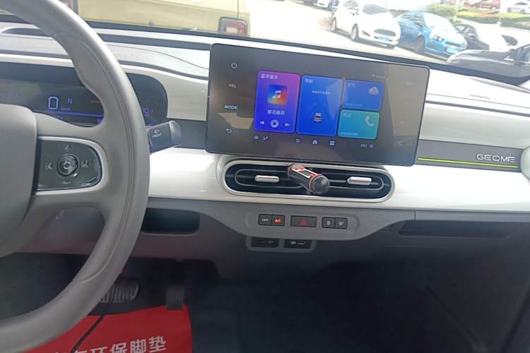 Used Geely Galaxy Panda 2025 210 km – Yuanqi Bear Audio And AC Panel