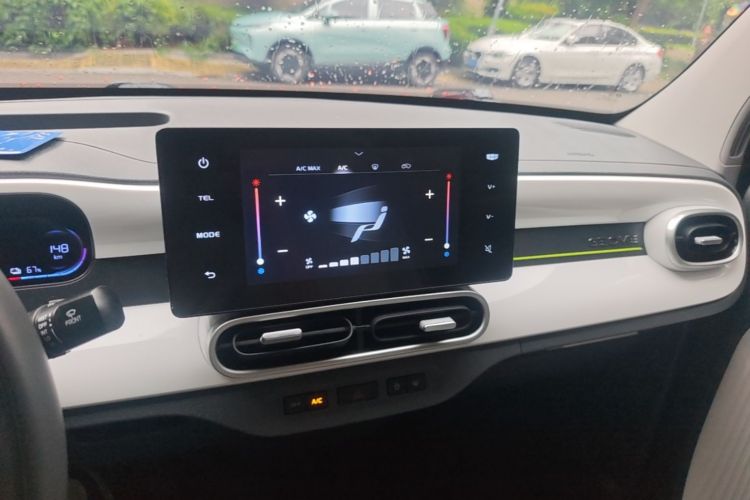 Used Geely Galaxy Panda 2025 210km Panda Rider Audio And AC Panel