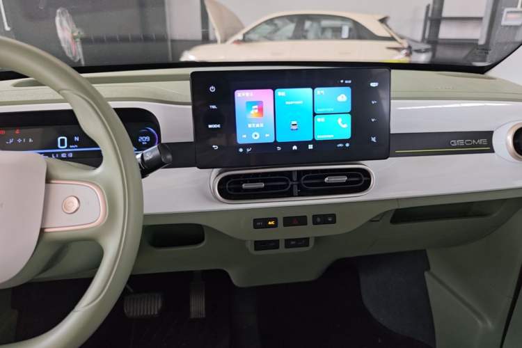Used Geely Galaxy Panda 2025 210km Panda Rider Audio And AC Panel