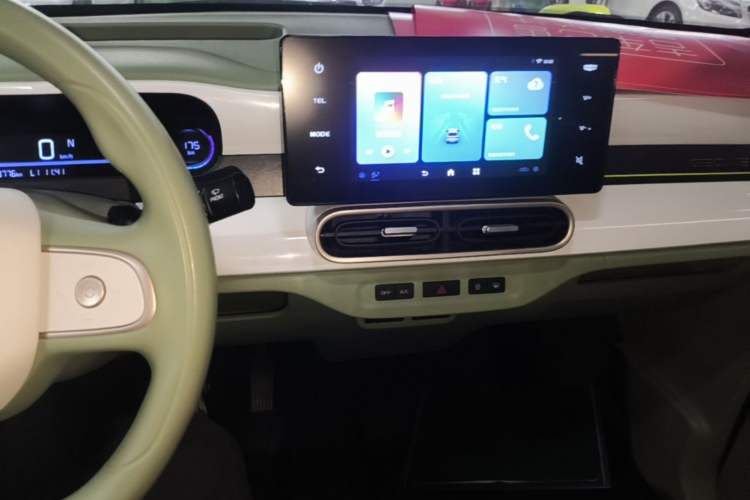 Used Geely Galaxy Panda 2025 210km Panda Rider Audio And AC Panel