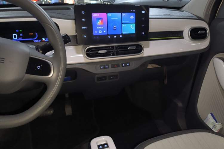 Used Geely Galaxy Panda 2025 210 km – Yuanqi Bear Audio And AC Panel