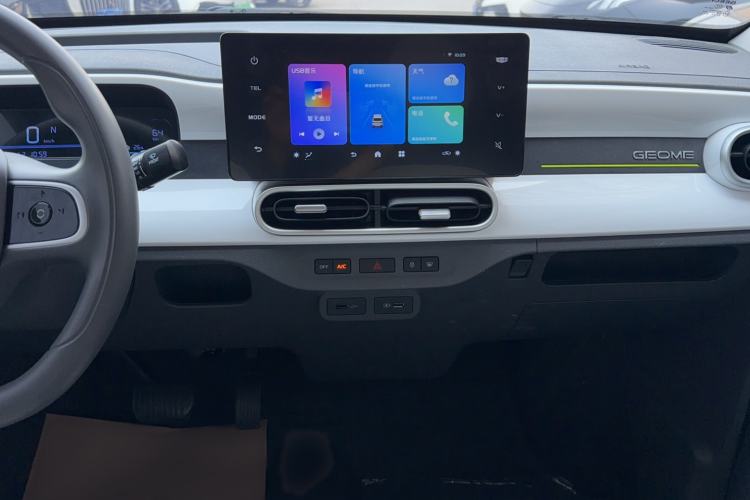 Used Geely Galaxy Panda 2025 210 km – Yuanqi Bear Audio And AC Panel