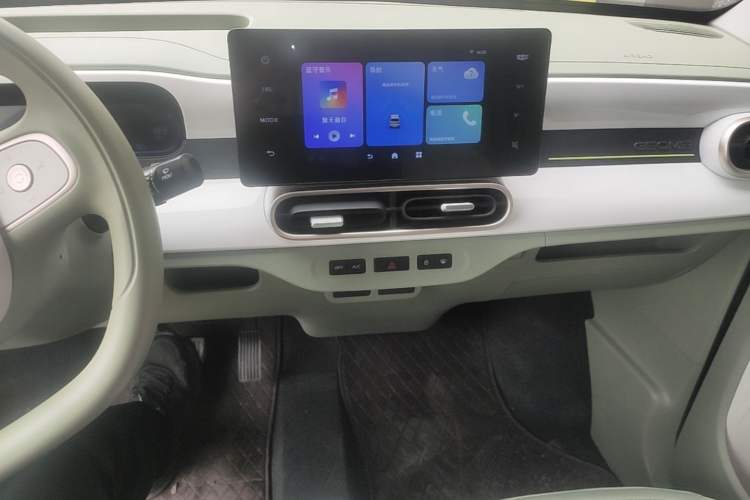 Used Geely Galaxy Panda 2025 210km Panda Rider Audio And AC Panel