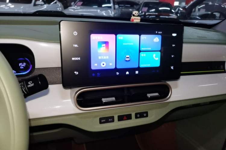 Used Geely Galaxy Panda 2025 210km Panda Rider Audio And AC Panel