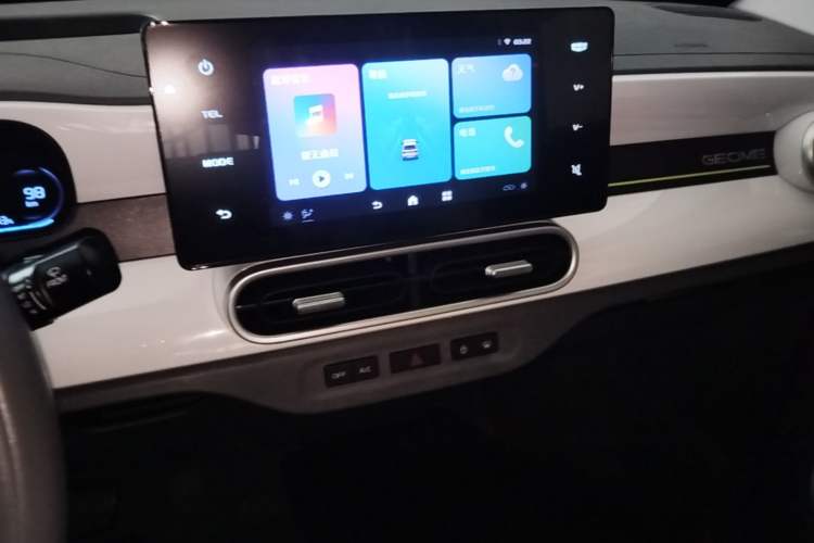 Used Geely Galaxy Panda 2025 210 km – Yuanqi Bear Audio And AC Panel