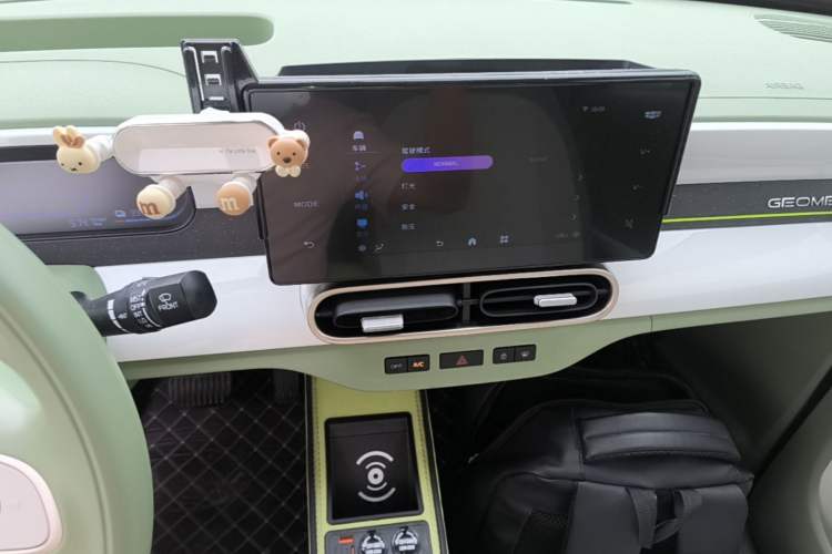 Used Geely Galaxy Panda 2025 210km Panda Rider Audio And AC Panel
