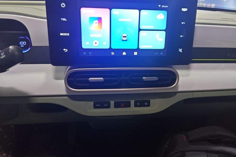 Used Geely Galaxy Panda 2025 210km Panda Rider Audio And AC Panel
