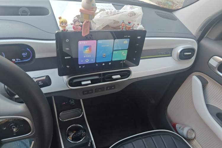 Used Geely Galaxy Panda 2025 210 km – Yuanqi Bear Audio And AC Panel