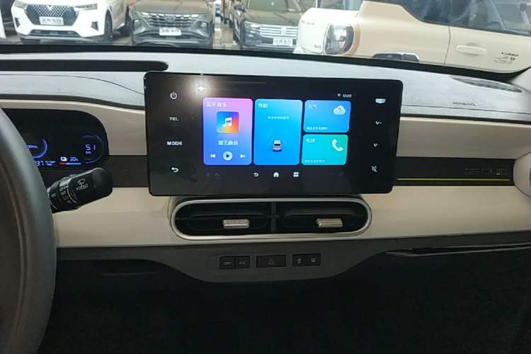 Used Geely Galaxy Panda 2025 210km Panda Rider Audio And AC Panel