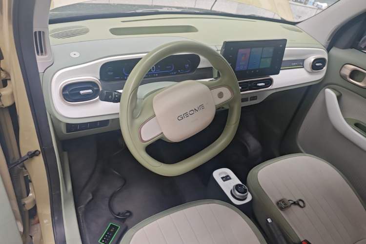 Used Geely Galaxy Panda 2025 210km Panda Rider Center Console