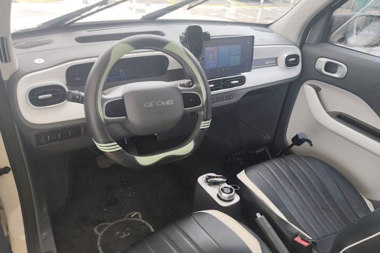 Used Geely Galaxy Panda 2025 210 km – Yuanqi Bear Center Console