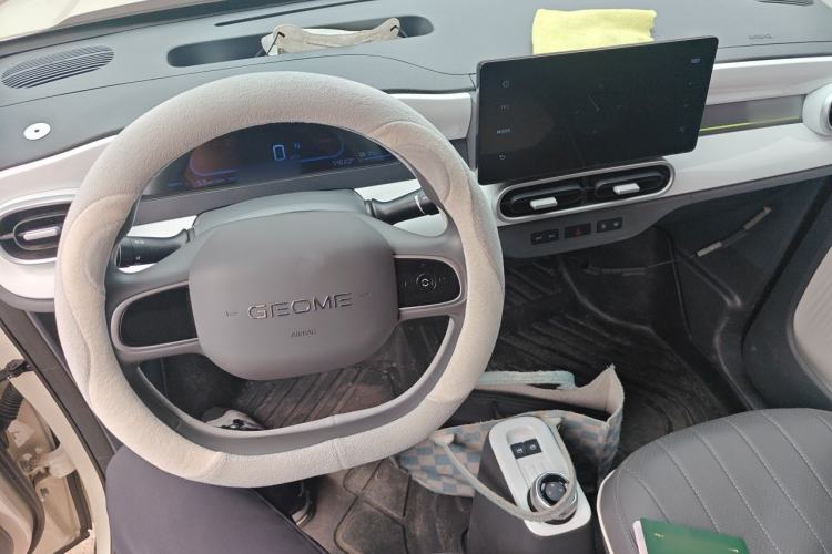 Used Geely Galaxy Panda 2025 210 km – Yuanqi Bear Center Console