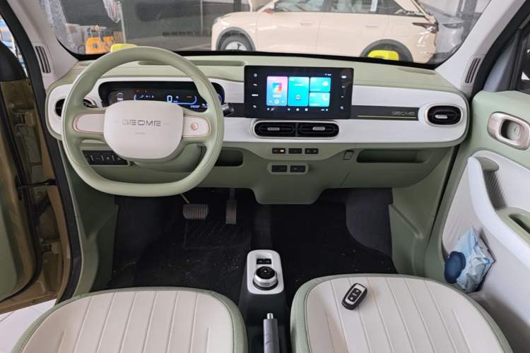 Used Geely Galaxy Panda 2025 210km Panda Rider Center Console