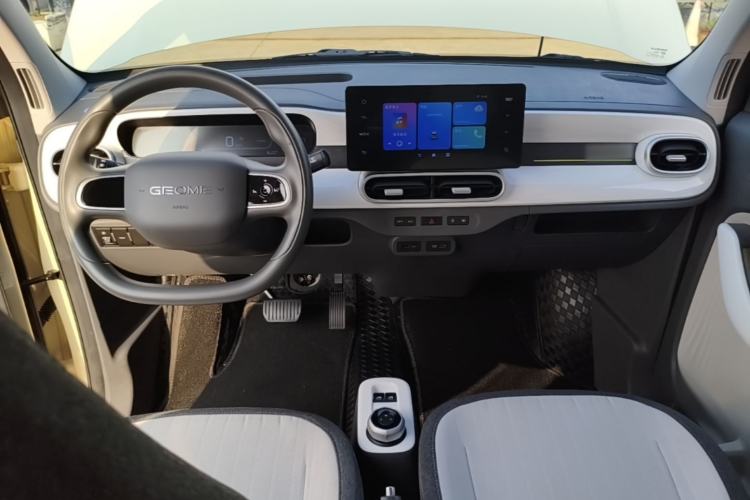 Used Geely Galaxy Panda 2025 210 km – Yuanqi Bear Center Console
