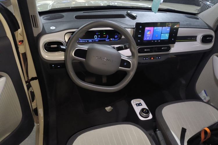 Used Geely Galaxy Panda 2025 210 km – Yuanqi Bear Center Console