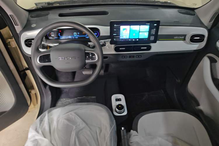 Used Geely Galaxy Panda 2025 210 km – Yuanqi Bear Center Console