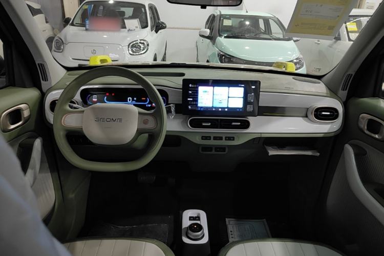 Used Geely Galaxy Panda 2025 210km Panda Rider Center Console