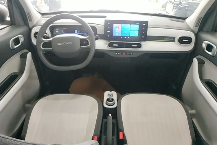 Used Geely Galaxy Panda 2025 210 km – Yuanqi Bear Center Console