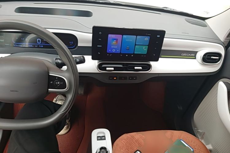 Used Geely Galaxy Panda 2025 210 km – Yuanqi Bear Center Console